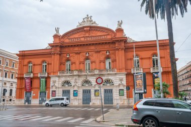 Bari, İtalya - 06 Kasım 2019: Bari, İtalya 'da Teatro Petruzzelli Opera ve Balesi