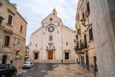 Bari, İtalya - 06 Kasım 2019: Bari, İtalya 'daki ünlü Aziz Nicholas kilisesi. Din
