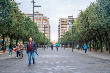 Bari, İtalya - 06 Kasım 2019: Güzel eski şehir Bari. İtalya 'ya seyahat