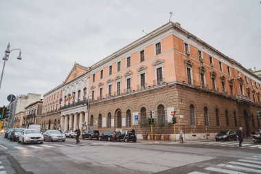Bari, İtalya - 06 Kasım 2019: Bari, İtalya 'da Teatro Comunale Piccinni Cephesi. Seyahat