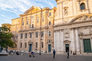 Roma, İtalya - 28 Ekim 2019: Roma sokakları, insan faaliyetleri. Seyahat