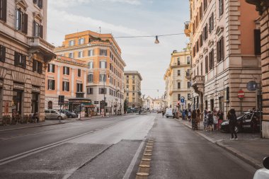 Roma, İtalya - 28 Ekim 2019: Roma sokakları, insan faaliyetleri. Seyahat