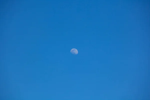 Молодий Місяць Блакитному Небі Півмісяць Простір — стокове фото