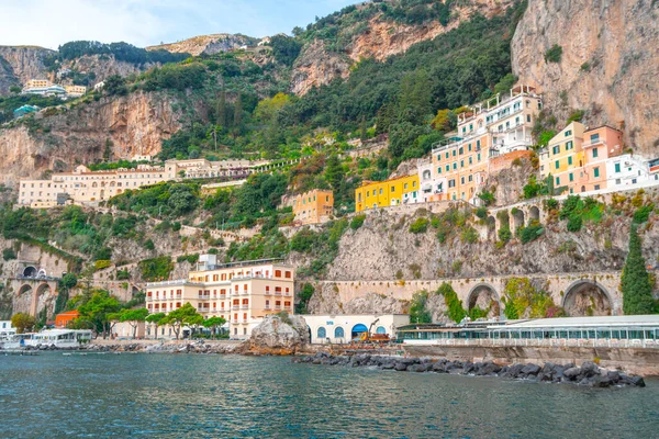 Amalfi Włochy Listopada 2019 Krajobraz Amalfi Wybrzeżu Morza Śródziemnego Podróże — Zdjęcie stockowe