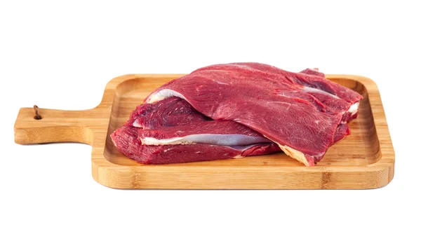 Daging Mentah Papan Kayu Terisolasi Pada Latar Belakang Putih Makanan — Stok Foto