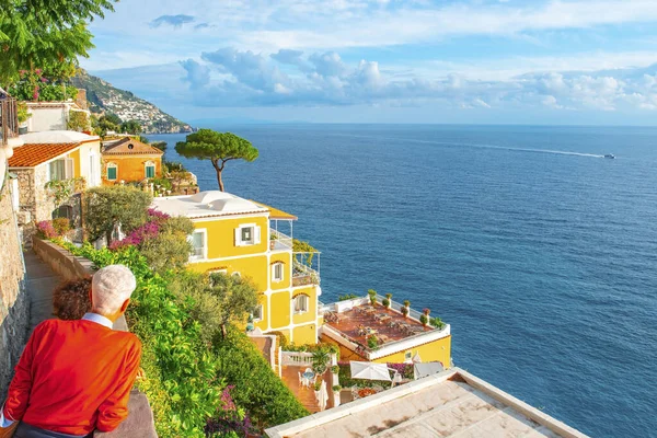 Positano Bir Dağda Güzel Renkli Evler Talya Nın Amalfi Kıyısında — Stok fotoğraf