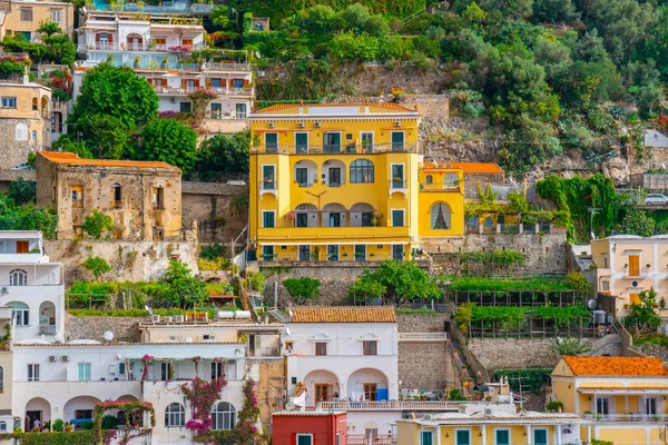 Belas Casas Coloridas Uma Montanha Positano Uma Cidade Costa Amalfi — Fotografia de Stock