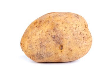 Beyaz arka planda taze patates, sebze.