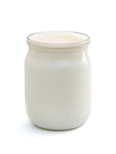 Iogurte Matsoni Georgiano Uma Panela Vidro Isolada Fundo Branco Comida — Fotografia de Stock