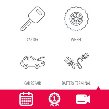 Araba anahtarı, tekerlek ve onarım hizmeti simgelerini.