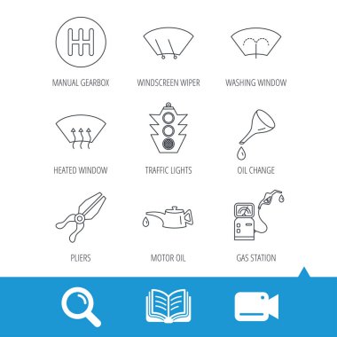 Motor yağı değiştirmek, trafik ışıkları ve pense.