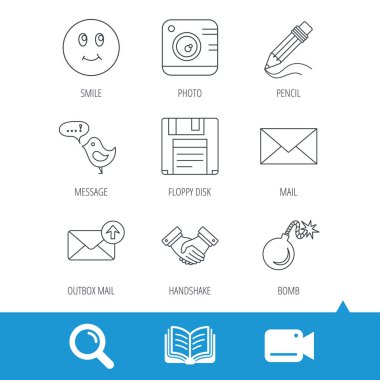 Fotoğraf kamera, kalem ve el sıkışma simgeleri.