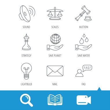 Strateji, açık artırma ve ölçekler adalet simgeler.