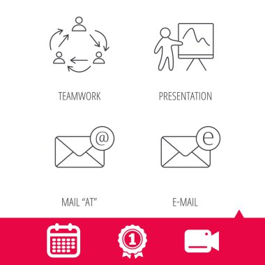 Ekip çalışması, sunum ve e-posta kutsal kişilerin resmi.