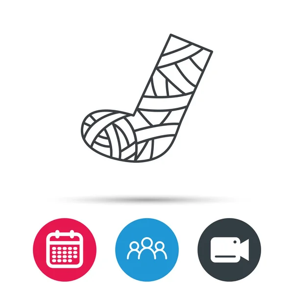 Gypsum or cast foot icon. Broken leg sign. — Stock Vector
