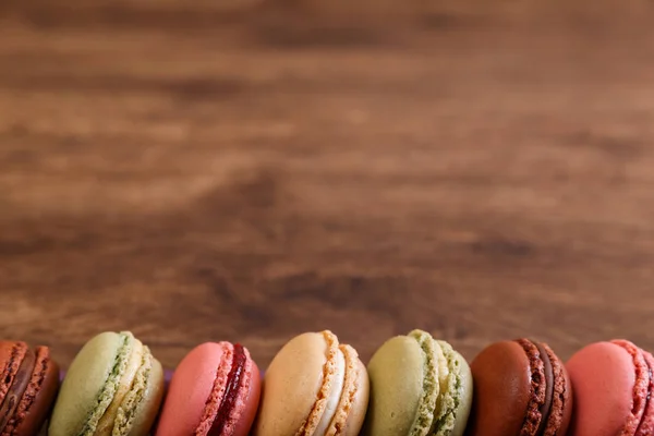 Macaroon taarten. Kleurrijke amandel zoete koekjes. — Stockfoto