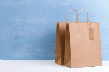 Mockup boş alışveriş torbaları. Satış konsepti.