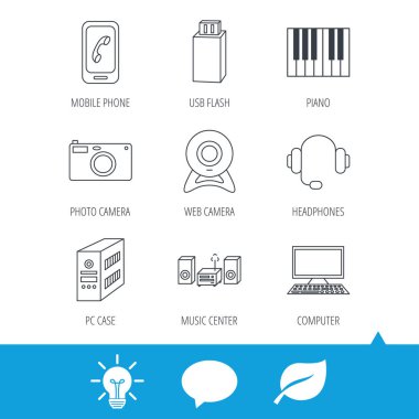 Fotoğraf makinesi, kulaklık ve Usb flash simgeler.