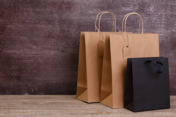 Burla de las bolsas de la compra en blanco. Concepto de venta . —  Fotos de Stock