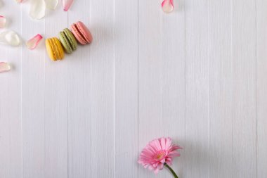 Acıbadem kurabiyesi kek. Renkli tatlı Badem Çerezler.