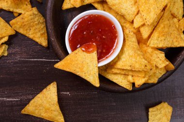 Cips cips. Lezzetli tuzlu tortilla snack.