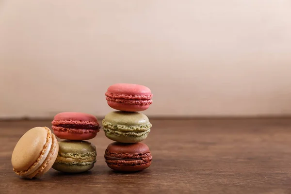 Bolos de macaroon. Amêndoa colorida biscoitos doces . — Fotografia de Stock