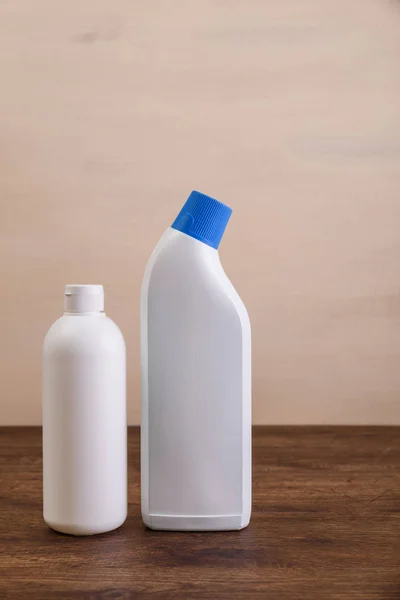 Макет пластикових пляшок для чищення. Концепція макету . — стокове фото