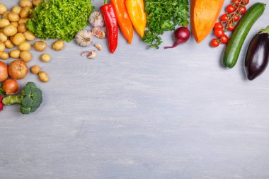 Sebze. Domates, kabak ve biber, sarımsak.