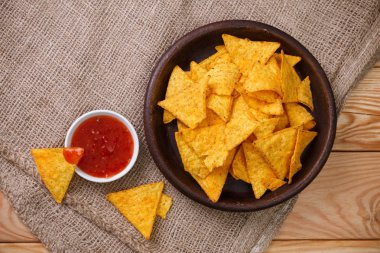 Cips cips. Lezzetli tuzlu tortilla snack.