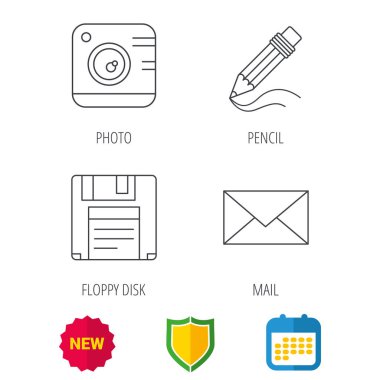 Fotoğraf kamera, kalem ve posta simgeleri.