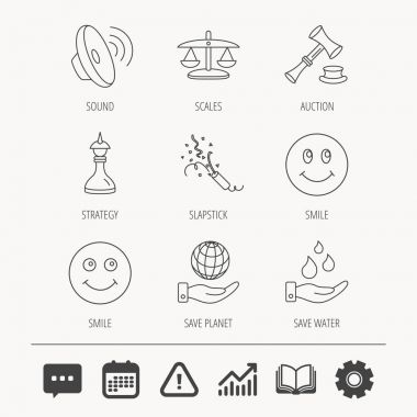 Ölçekler, adalet, açık artırma çekiç ve strateji.