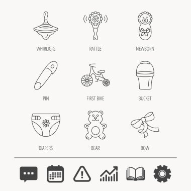 Yeni doğan, Bebek bezi ve ayı simgeler oyuncak. İlk bisikleti.