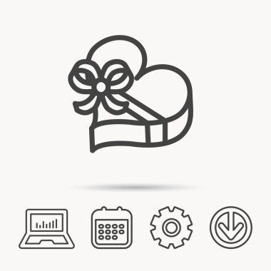 Sevgi hediye kutusu simgesi. Kalp yay işareti ile.