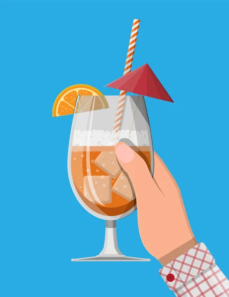 Hideg pohár ital, koktél alkohol a kézben. — Stock Vector