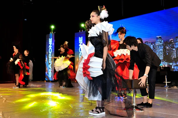 Festival de cabeleireiro, mostrando penteados — Fotografia de Stock