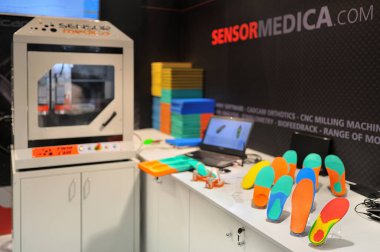 MEDICA Ticaret Fuarı, DÜZSELDORF, GERMANY - Kasım 2019, ortopedik tabanlar.