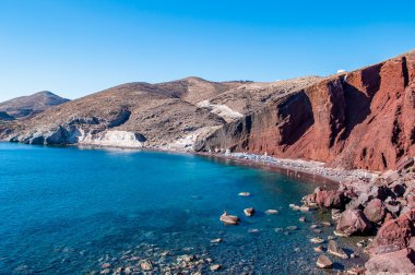 Santorini Island, Yunanistan'ın güzel kumsalda.