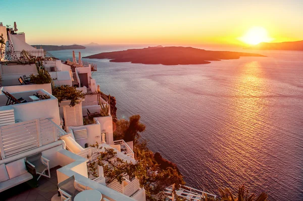 在日落，希腊，欧洲浪漫圣托里尼岛。夏天的概念. — 图库照片
