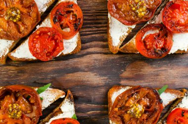 Vejetaryen sandviç ve kırmızı biber maydanoz ile. 