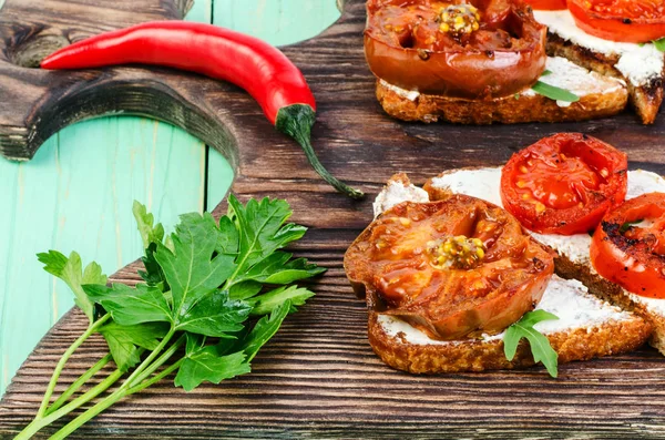 Vegetarian sandwiches and red pepper with parsley. — Stock Photo, Image