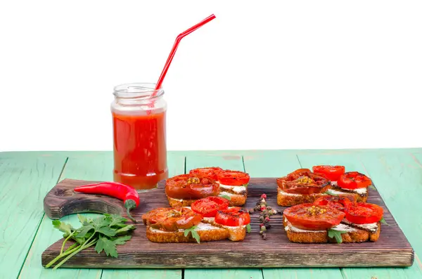 Kanapki z smażone pomidory — Zdjęcie stockowe