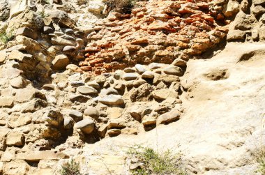 Doku eski taş ve tuğla çimento ile birlikte.