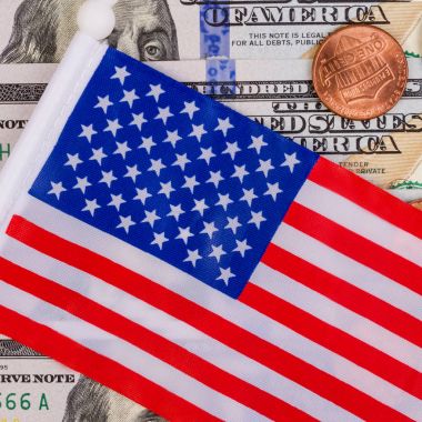 Amerikan bayrağı bize dolar yüz kapsar. Ve bir Amerika