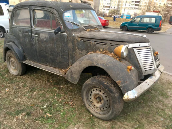 Kiev, ukraine, dezember 2019: - antikes retro rostgraues auto nsu — Stockfoto