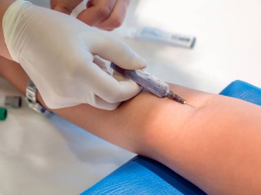 Gerçek kan örnekleri (Phlebotomist) 11 alarak hemşire