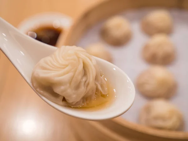 Nahaufnahme von xiao long bao, Streamed Schweineknödel taiwan food 8 — Stockfoto