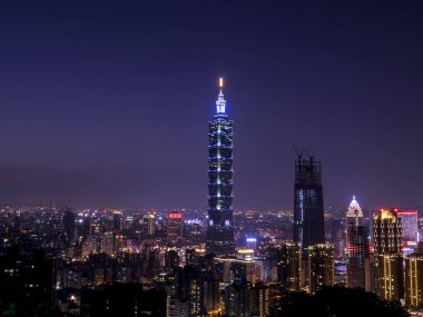 Cityscape gece hayatı görünümü Taipei 2
