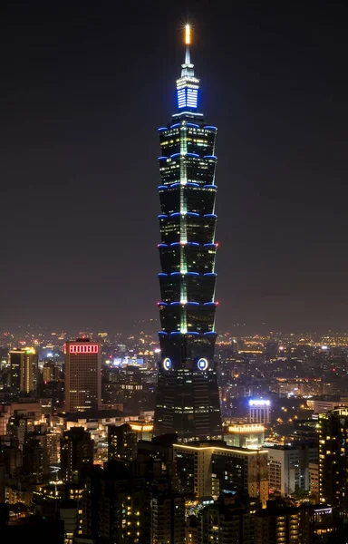 Taipei 4 Cityscape gece hayatı görünümü