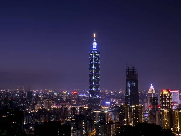 Cityscape nightlife view of Taipei 2
