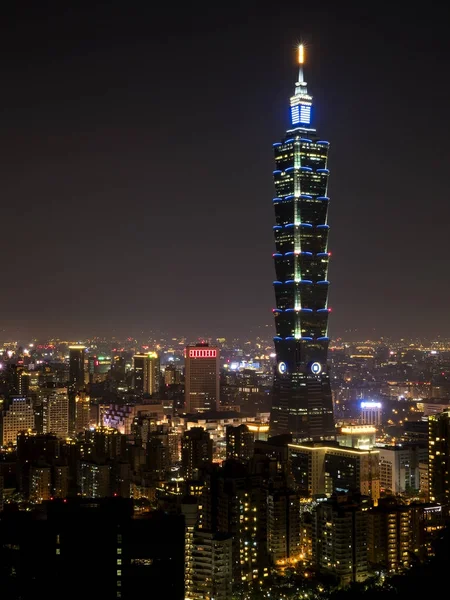 Cityscape gece hayatı görünümü Taipei 7